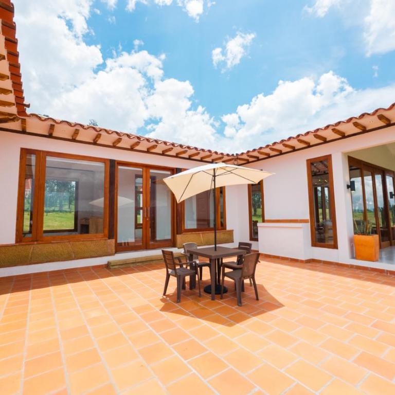 CasaBlanca1 - Three-Bedroom House - 28