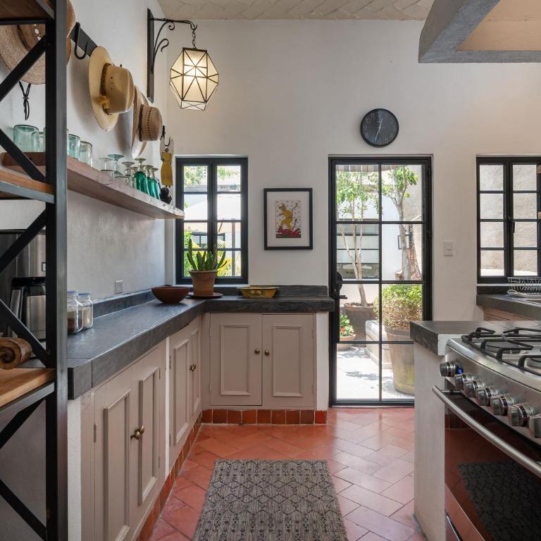 Casa Jari, 2BR Centro Home with Rooftop Terrace - Two-Bedroom House - 33