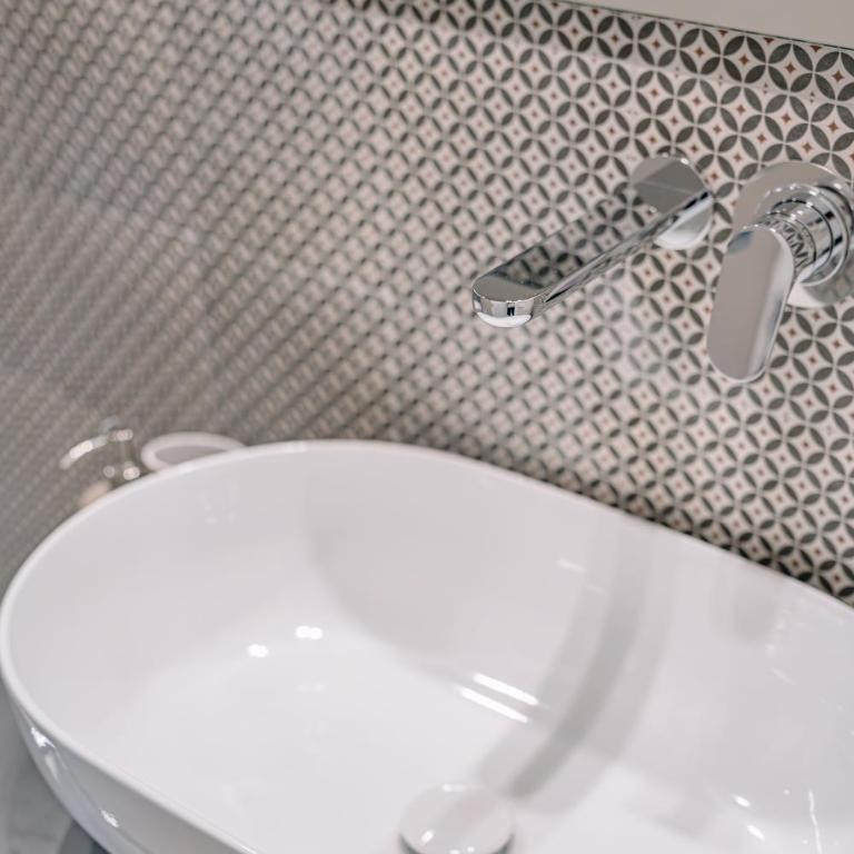 Floris & Silva Apartments - Appartamento Deluxe con 2 Camere da Letto e Balcone - 36