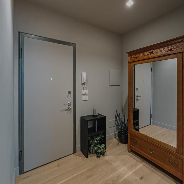 Floris & Silva Apartments - Appartamento Deluxe con 2 Camere da Letto e Balcone - 57