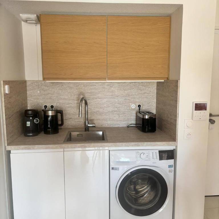 Very comfortable air-conditioned 2 rooms with direct beach access and a free parking - Appartement 1 Chambre - 18