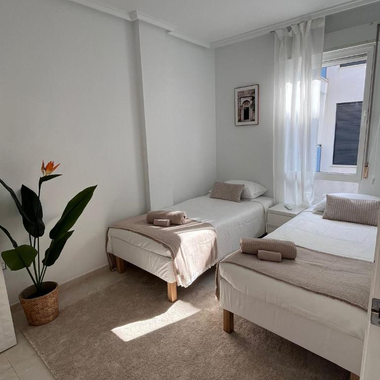 Ideal modern pool apartment CLR - Two-Bedroom Apartment - 8