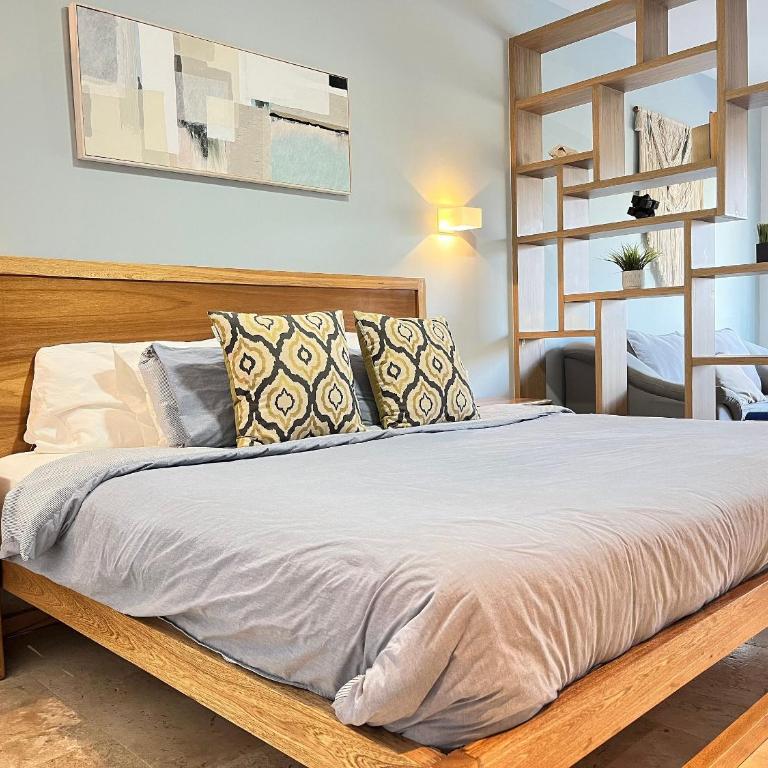 Modern Studio close to the beah Pool and Fast WiFi - Studio Apartment - 4