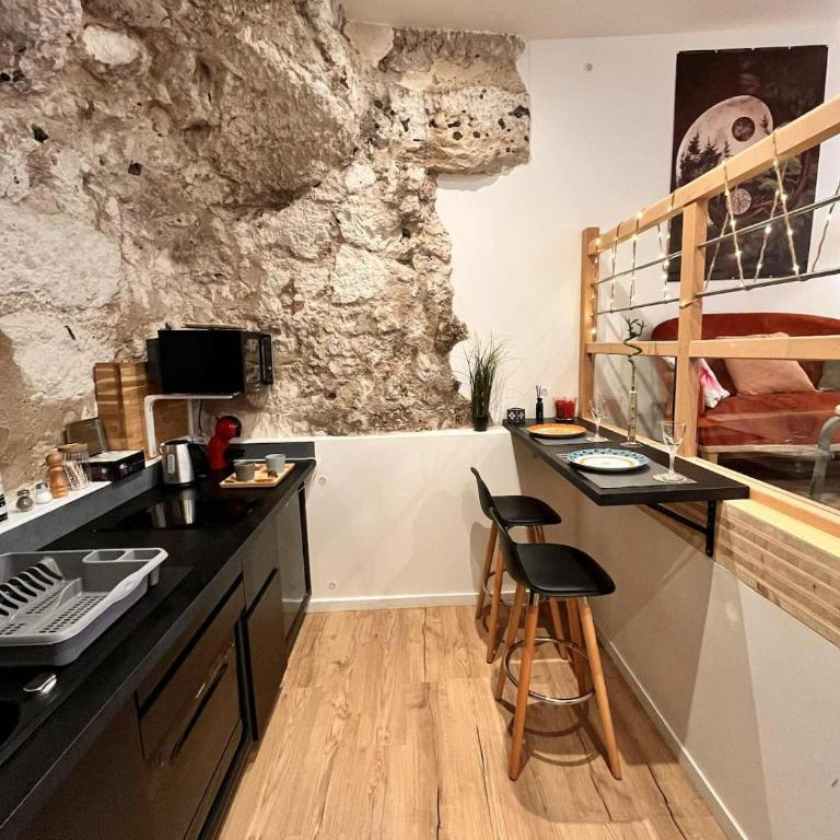 L'Écrin de Pierre T1 bis balcon - One-Bedroom Apartment - 34