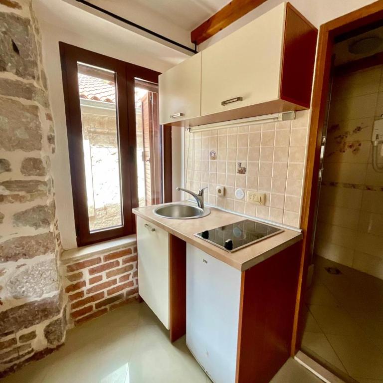 Square view - One-Bedroom Apartment - 4
