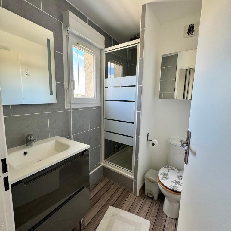 Bleu Prestige - Penthouse vue mer -Terrasse -Plage 100m -Cap d'Agde - Histoire de Clés - Appartement 3 Chambres - 11