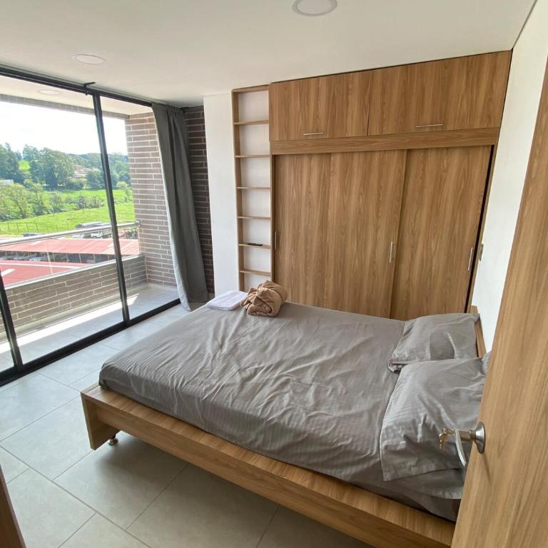 Apartamento encantador en san pedro - Three-Bedroom Apartment - 2