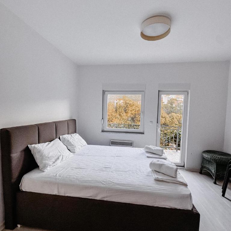 Old Town Oasis - Two-Bedroom Apartment with Balcony and Terrace - 7