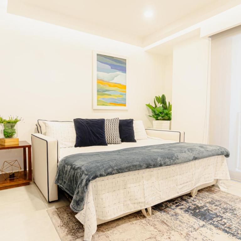 New Condo at Scala Towers Col Americana Chapultepec Zone - Two-Bedroom Apartment with City View - 21