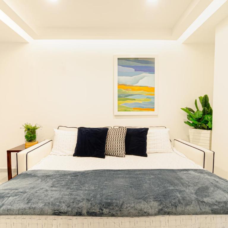 New Condo at Scala Towers Col Americana Chapultepec Zone - Two-Bedroom Apartment with City View - 63