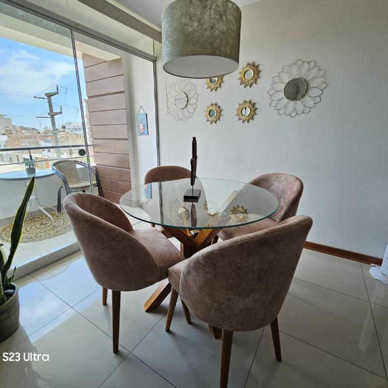 Céntrico departamento de 3 habitaciones con balcón - Apartamento Deluxe de 3 dormitorios - 8