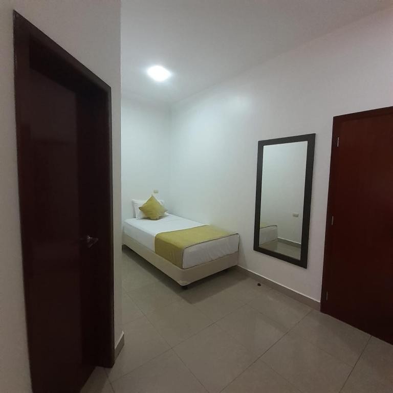 Corona Real Hotel - Quadruple Room with Bathroom - 2
