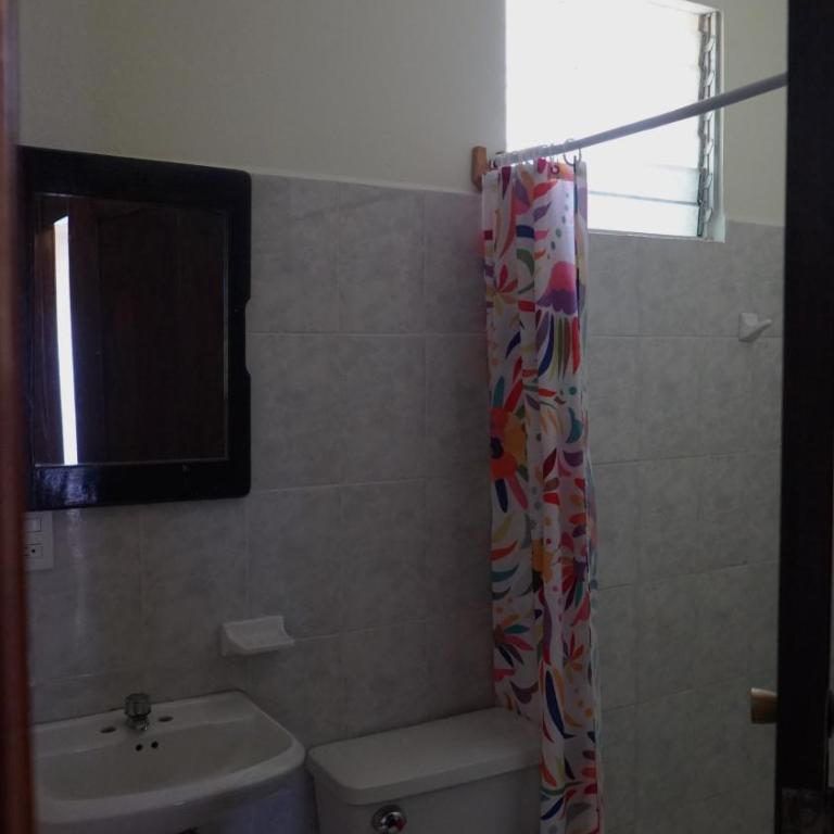 Bacanda Hotel - Habitación Familiar con baño privado - 2