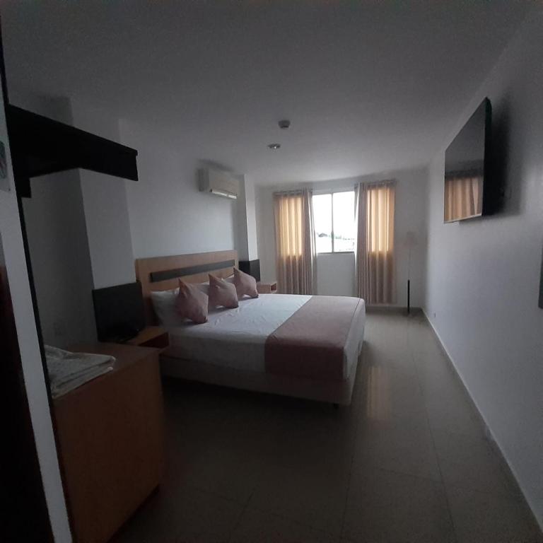 Corona Real Hotel - Comfort Triple Room with Shower - 2