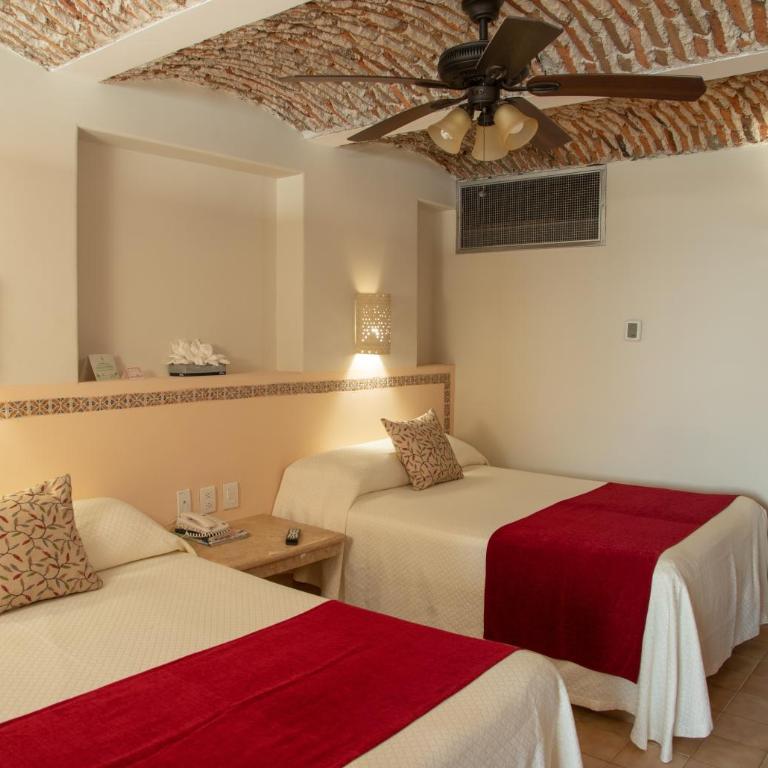 Las Flores Beach Resort - Suite with Kitchenette - Sea View - 6