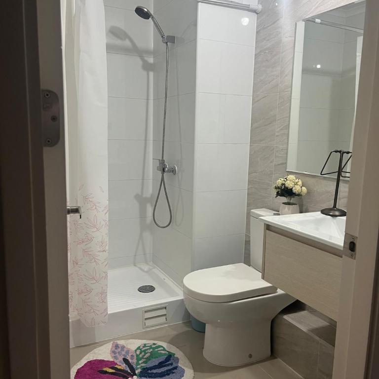 PolloHouse - Two-Bedroom Apartment with Balcony and Terrace - 8
