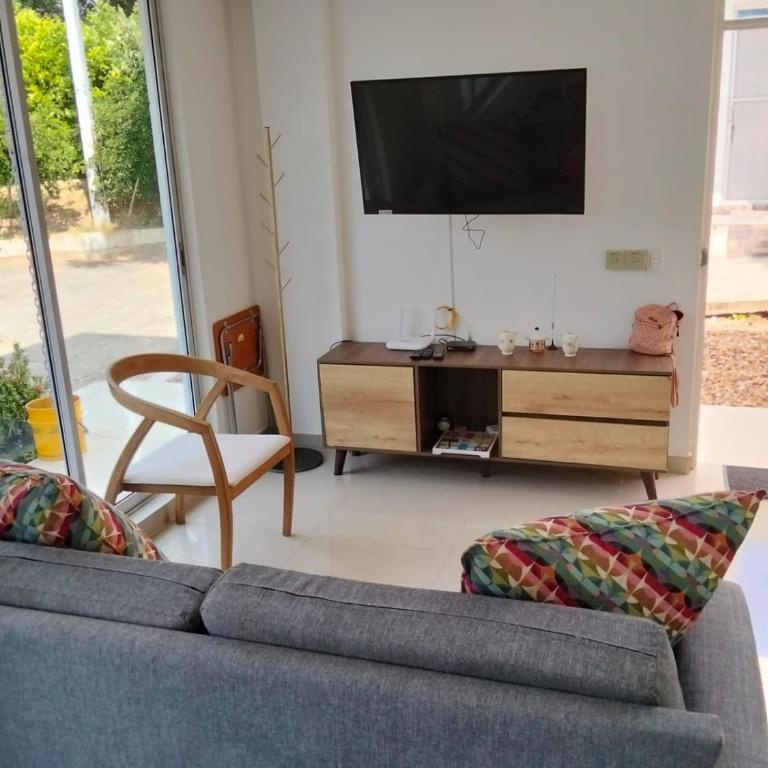 Vacaciones en familia - Piscina, confort y descanso - Casa de 3 dormitorios - 15