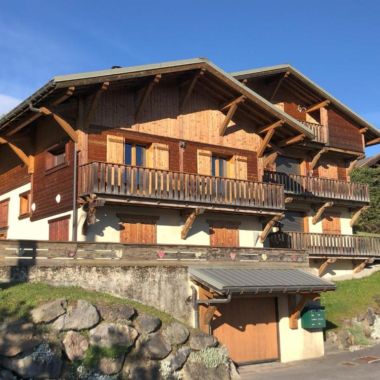 Appartement 2 chambres, mezzanine, vue Mont Blanc, proche village, parking - FR-1-560-164 - Appartement - 3