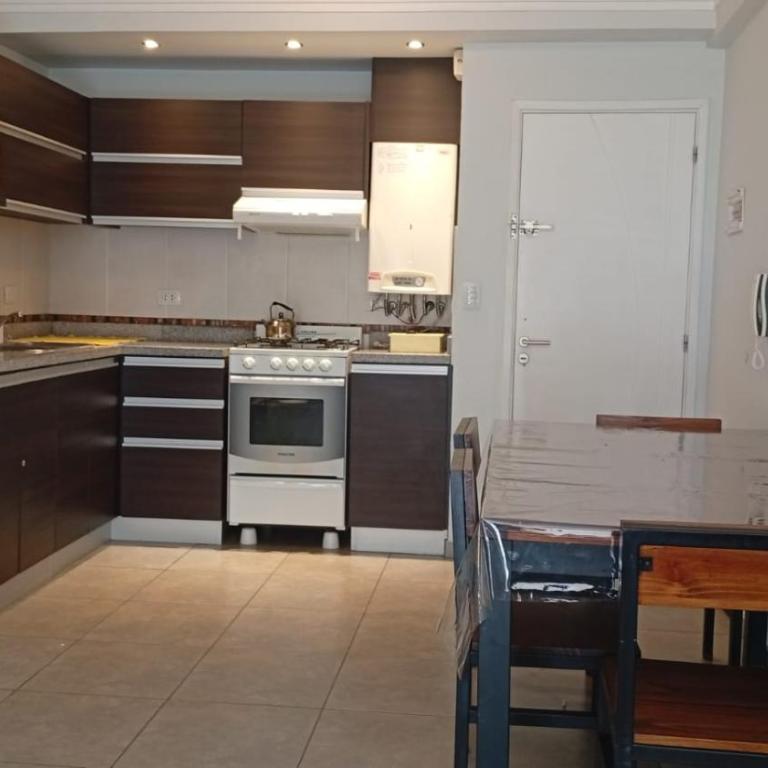 Exelente departamento en Carlos Paz - Apartamento de 1 dormitorio - 2
