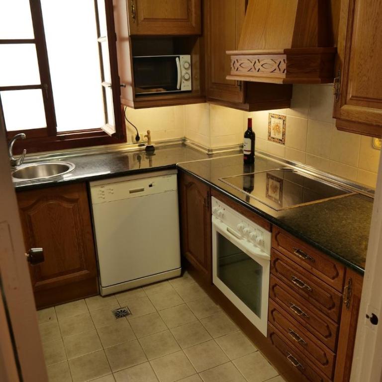 Cosy Apartment in Puerto Duquesa - Two-Bedroom Deluxe Apartment with Harbour View - 2