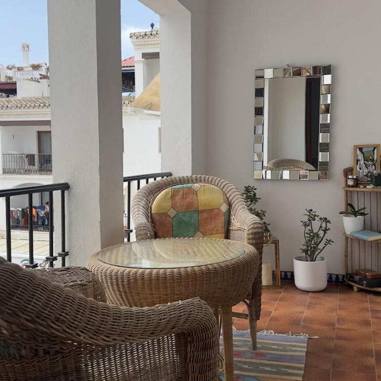 Cosy Apartment in Puerto Duquesa - Two-Bedroom Deluxe Apartment with Harbour View - 4