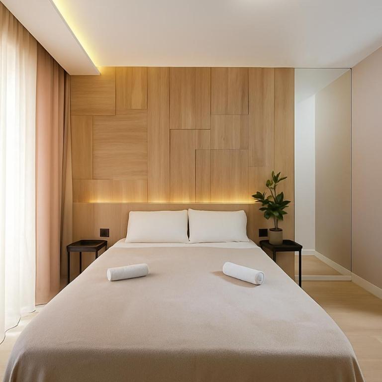 Central Belgrade Apartments BW - Deluxe Double Room with Balcony - 7