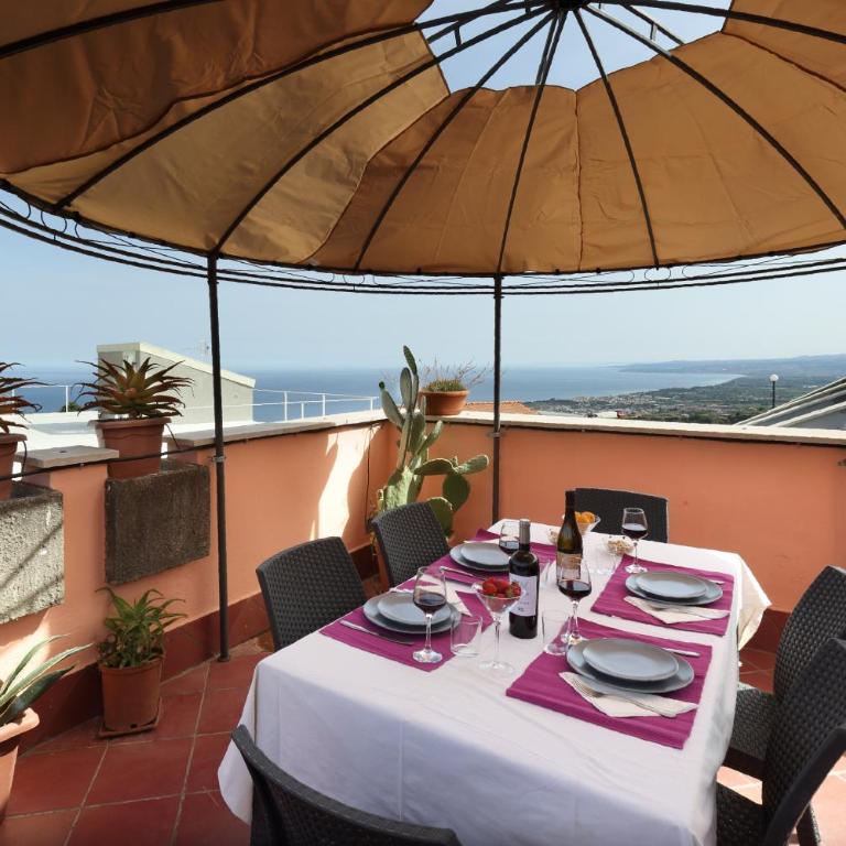 Taormina center 4 BR penthouse, terrace with views - Four-Bedroom Apartment - Attic - 10