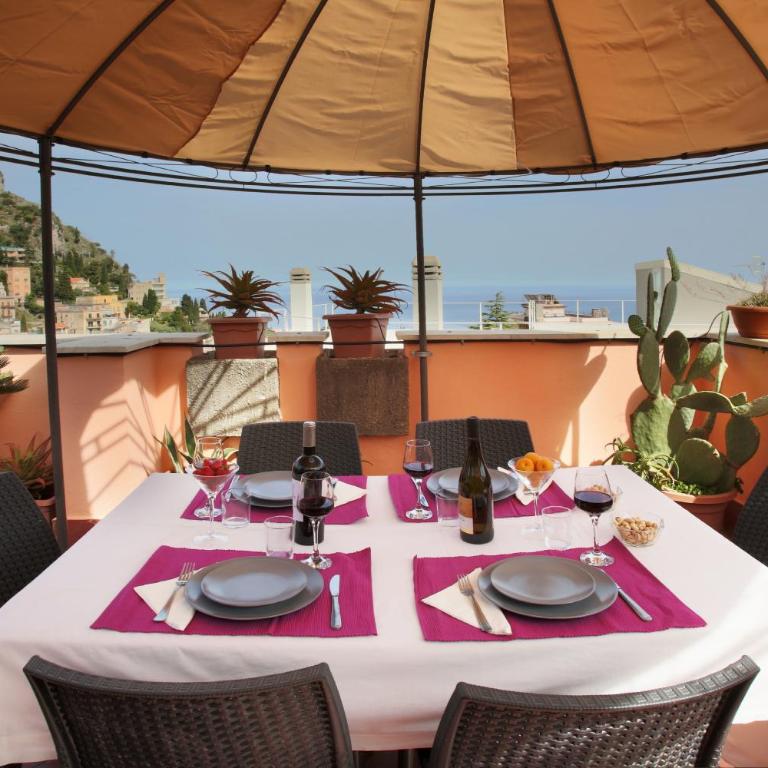 Taormina center 4 BR penthouse, terrace with views - Four-Bedroom Apartment - Attic - 13