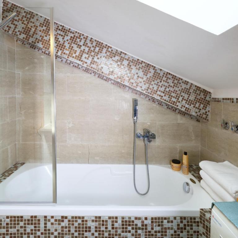 Taormina center 4 BR penthouse, terrace with views - Four-Bedroom Apartment - Attic - 38