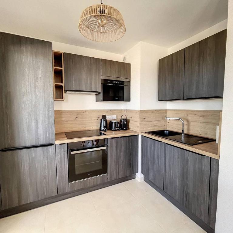 Charmant T2 dans une résidence neuve avec piscine - Apartment mit 1 Schlafzimmer, Meerblick und Terrasse - 12