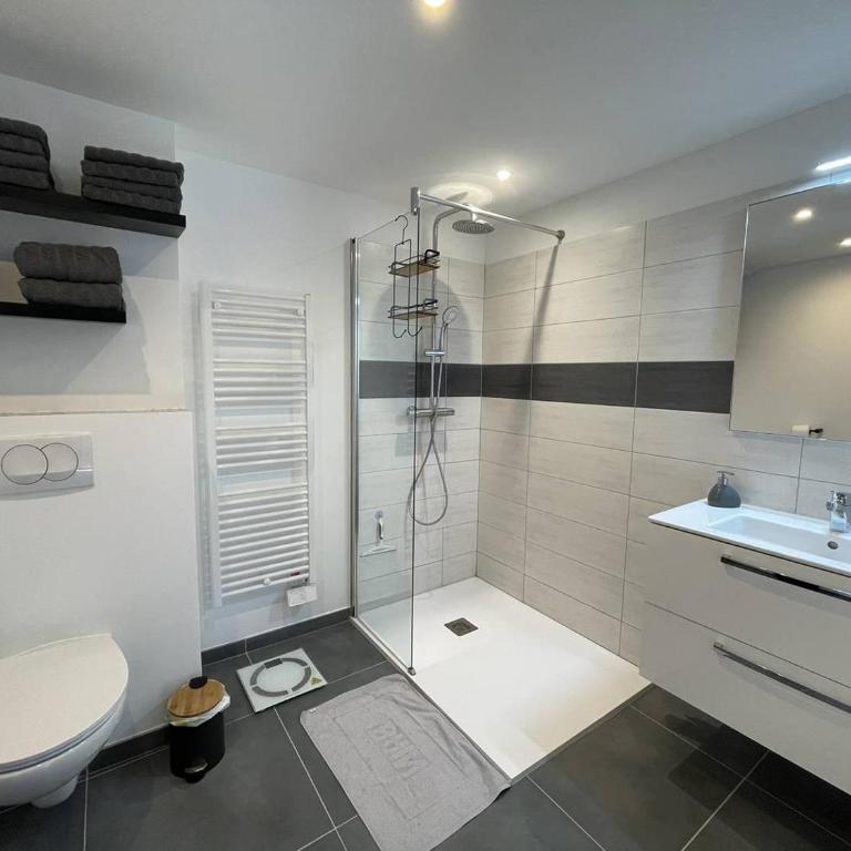 Appartement T2 vue mer et citadelle - One-Bedroom Apartment with Sea View - 9