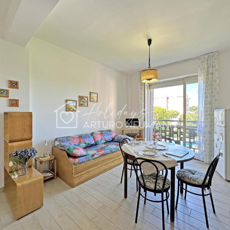 165 - RESIDENCE CONERO a Marcelli- Trilocale al 3 piano con ASCENSORE, 2 PISCINE, PARCO GIOCHI e 2 CAMPI DA TENNIS - CLIMATIZZATO, SPIAGGIA AL WHITE BEACH CLUB INCLUSA - Two-Bedroom Apartment - 3