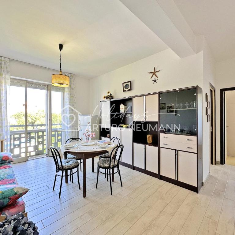 165 - RESIDENCE CONERO a Marcelli- Trilocale al 3 piano con ASCENSORE, 2 PISCINE, PARCO GIOCHI e 2 CAMPI DA TENNIS - CLIMATIZZATO, SPIAGGIA AL WHITE BEACH CLUB INCLUSA - Two-Bedroom Apartment - 2