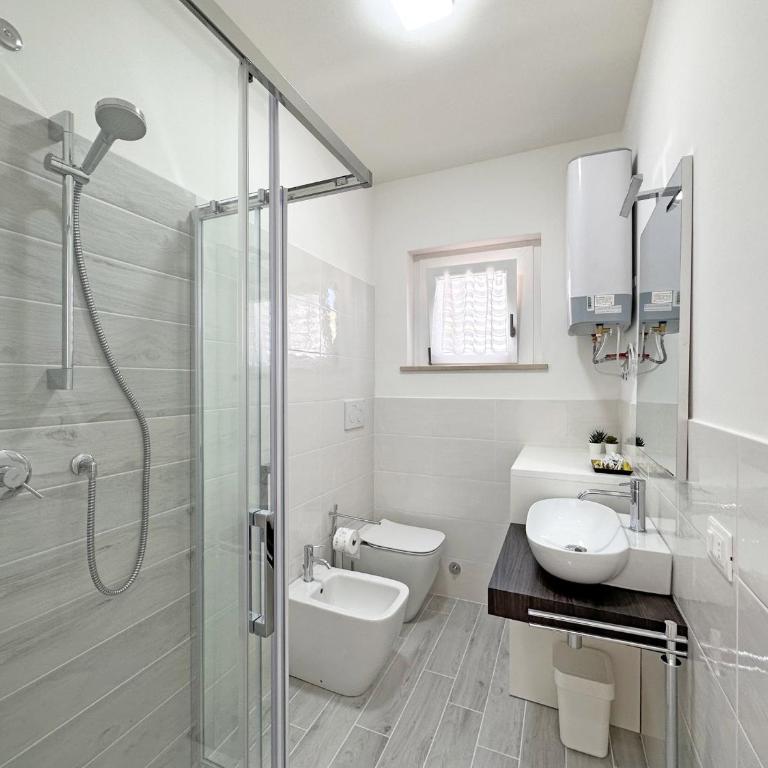 498 - Appartamento bilocale completamente ristrutturato al primo piano a Marcelli,- a soli 300 mt dal mare - climatizzato! - SPIAGGIA WHITE BEACH CLUB INCLUSA - Appartamento con 1 Camera da Letto - 7