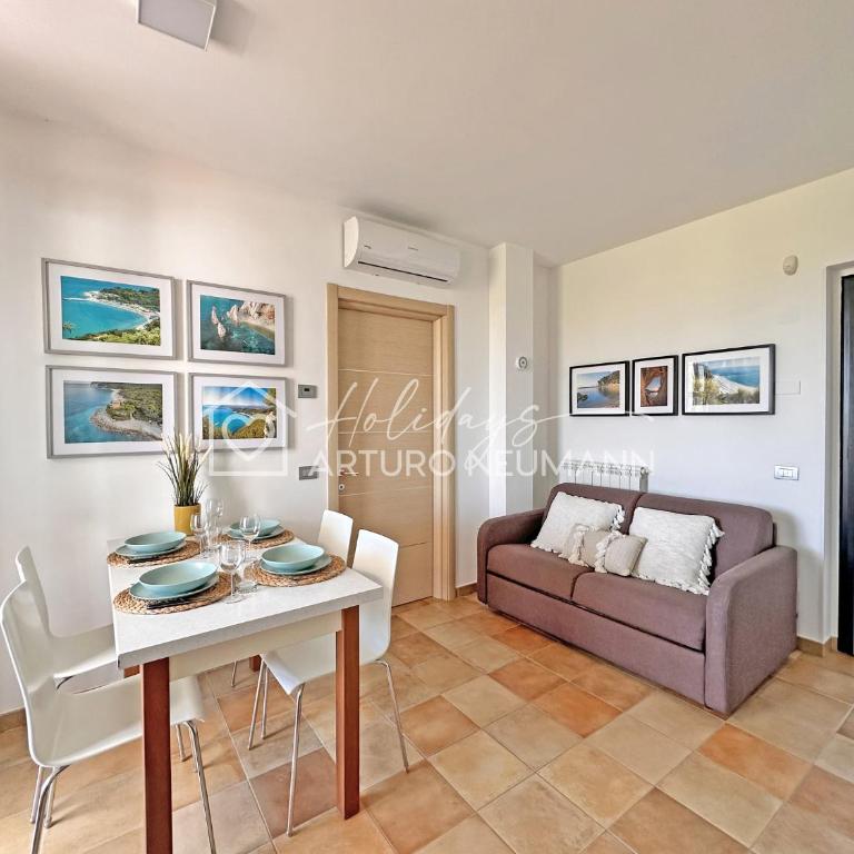 229 - Appartamento trilocale al primo piano con ampio terrazzo - al residence Adamo ed Eva con piscina e campo da calcetto, climatizzato - SPIAGGIA INCLUSA AL WHITE BEACH CLUB - Two-Bedroom Apartment - 4