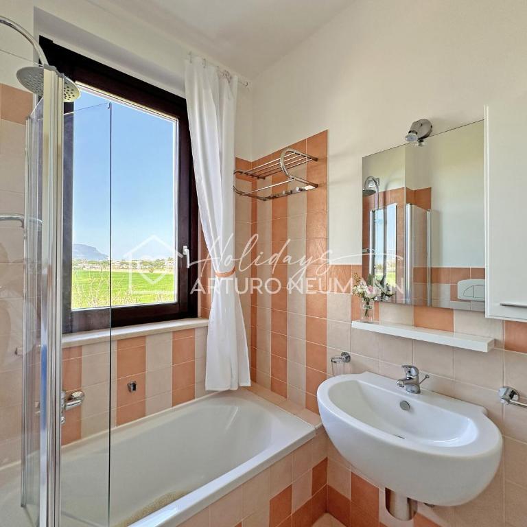 229 - Appartamento trilocale al primo piano con ampio terrazzo - al residence Adamo ed Eva con piscina e campo da calcetto, climatizzato - SPIAGGIA INCLUSA AL WHITE BEACH CLUB - Two-Bedroom Apartment - 6