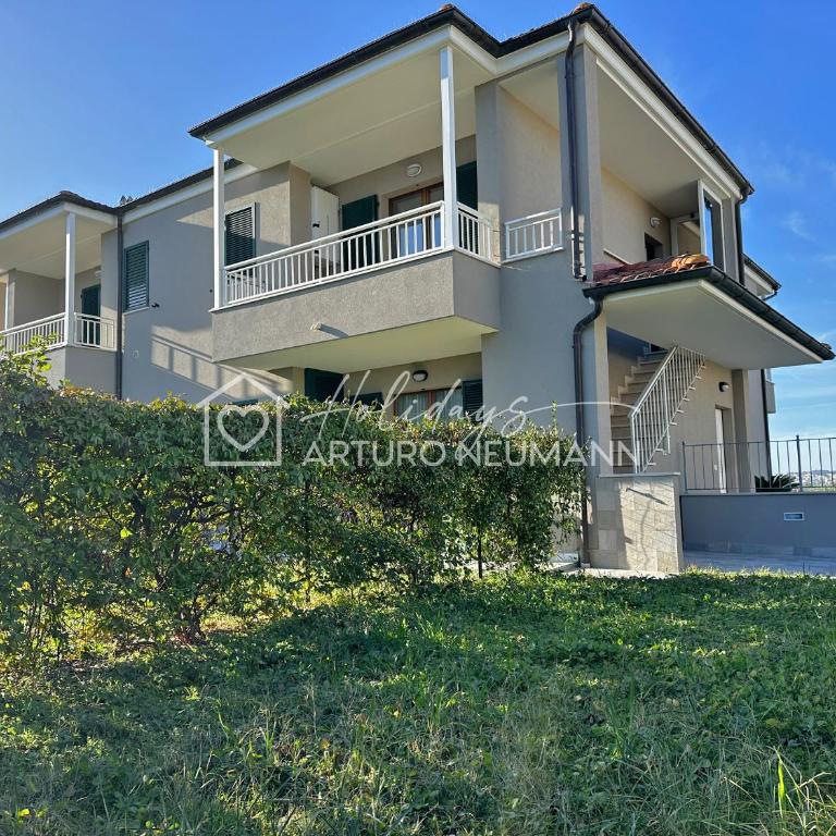 228 - Appartamento bilocale al primo piano con terrazzo vista mare- CLIMATIZZATO, SPIAGGIA INCLUSA - One-Bedroom Apartment - 1
