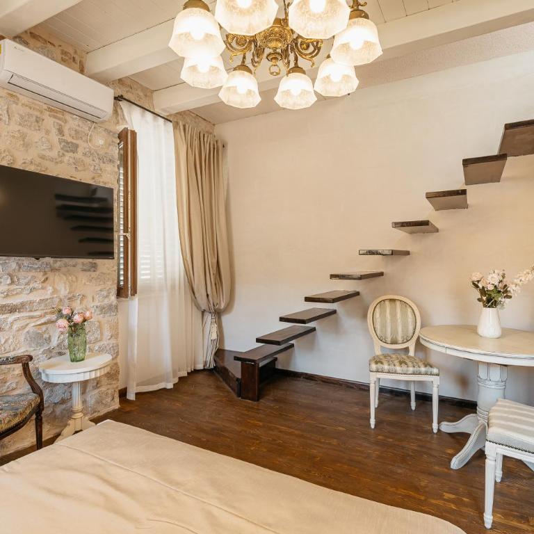 Apartments Leo - Two-Bedroom Loft Apartment - 2
