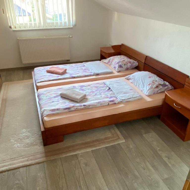 BIG Apartment 3 Bedrooms - Three-Bedroom Apartment - 3