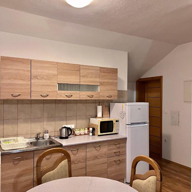 BIG Apartment 3 Bedrooms - Three-Bedroom Apartment - 16