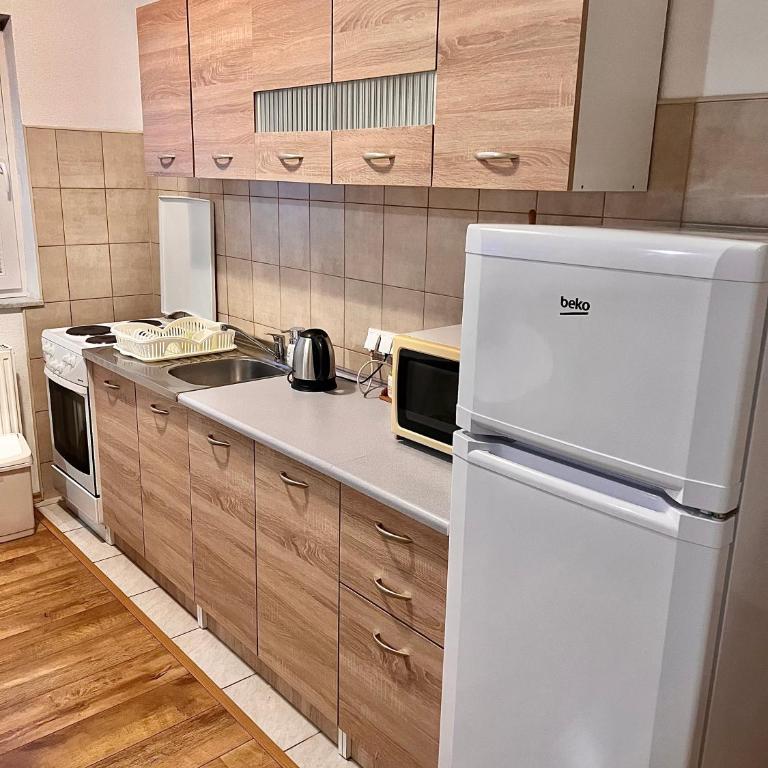 BIG Apartment 3 Bedrooms - Three-Bedroom Apartment - 15
