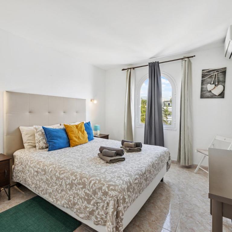 NEW Pools Wonderful Views AC - Deluxe Apartment - 25