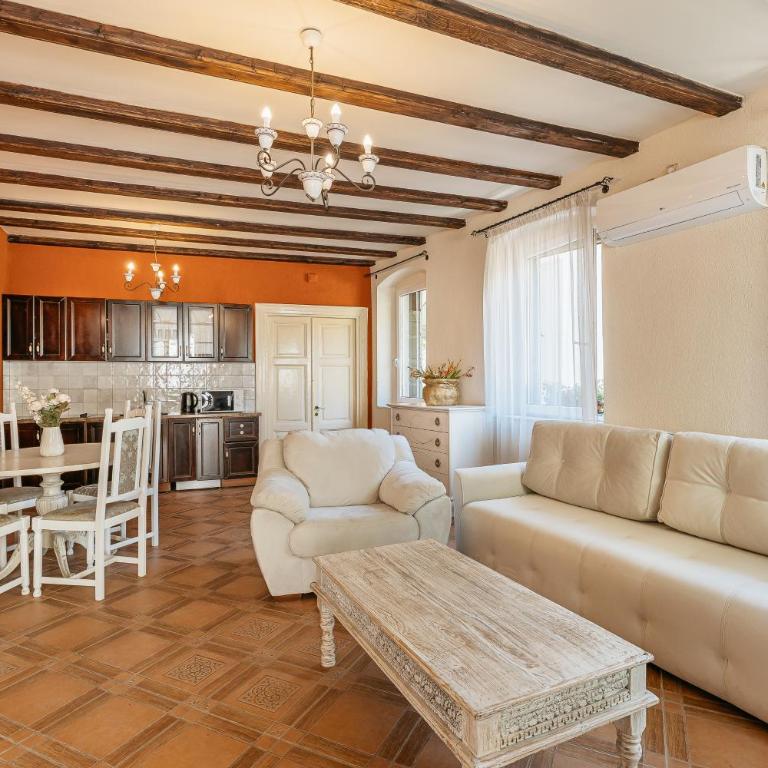 Apartments Leo - One-Bedroom Apartment with Terrace - 10