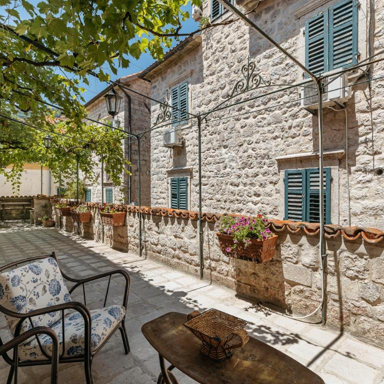 Apartments Leo - One-Bedroom Apartment with Terrace - 16