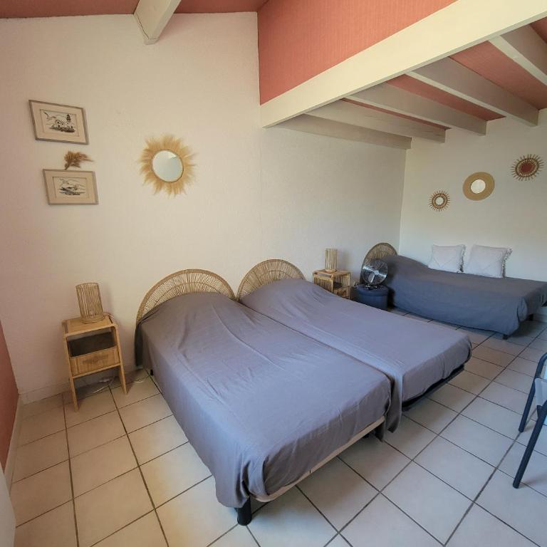 Villa 5 couchages 2 chambres belle terrasse d'angle piscine commune dans résidence sécurisée à 200m de la mer LRMA2A - Maison 2 Chambres - 5