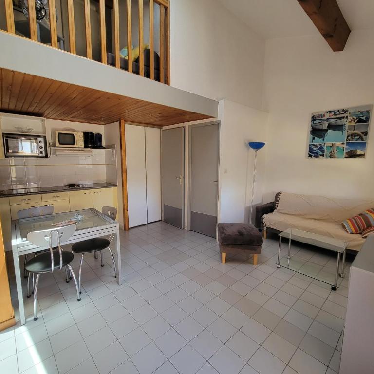 Villa 5 couchages 2 chambres belle terrasse d'angle piscine commune dans résidence sécurisée à 200m de la mer LRMA2A - Maison 2 Chambres - 7