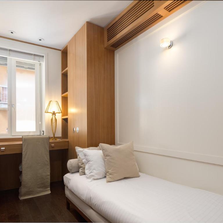 Old Bridge Exclusive Apartment 2 BDR - Two-Bedroom Apartment - 8