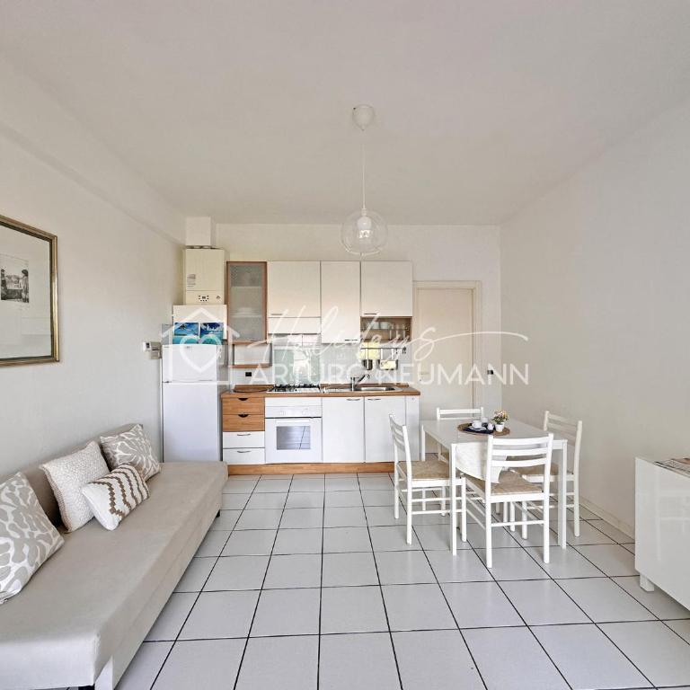 119 - Bilocale al Taunus con portico, giardino e barbecue - SPIAGGIA INCLUSA - Appartamento con 1 Camera da Letto - 2