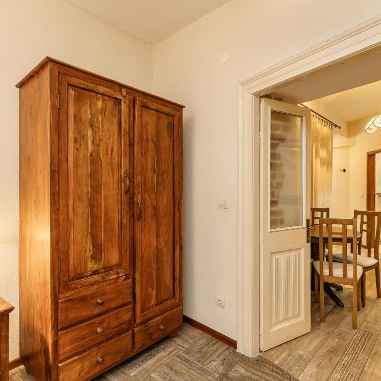 Apartments Leo - One-Bedroom Apartment - 6