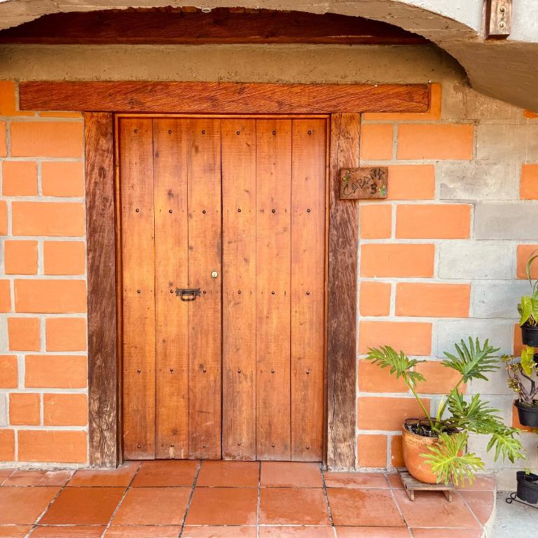 Next to the airport - cute home - Vacation Home - 3